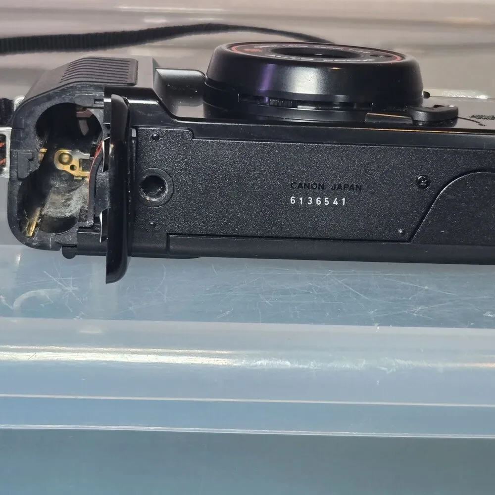 Canon Sure Shot 35mm Film Camera 38mm f/2.8 — Powers On — Parts/Repair